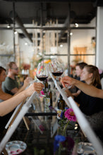 Lade das Bild in den Galerie-Viewer, Painting and Wine- Flower Bouquet
