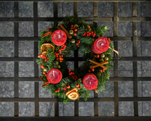 Lade das Bild in den Galerie-Viewer, Classic Christmas

