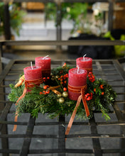 Lade das Bild in den Galerie-Viewer, Classic Christmas
