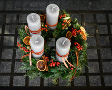 Lade das Bild in den Galerie-Viewer, Classic Christmas
